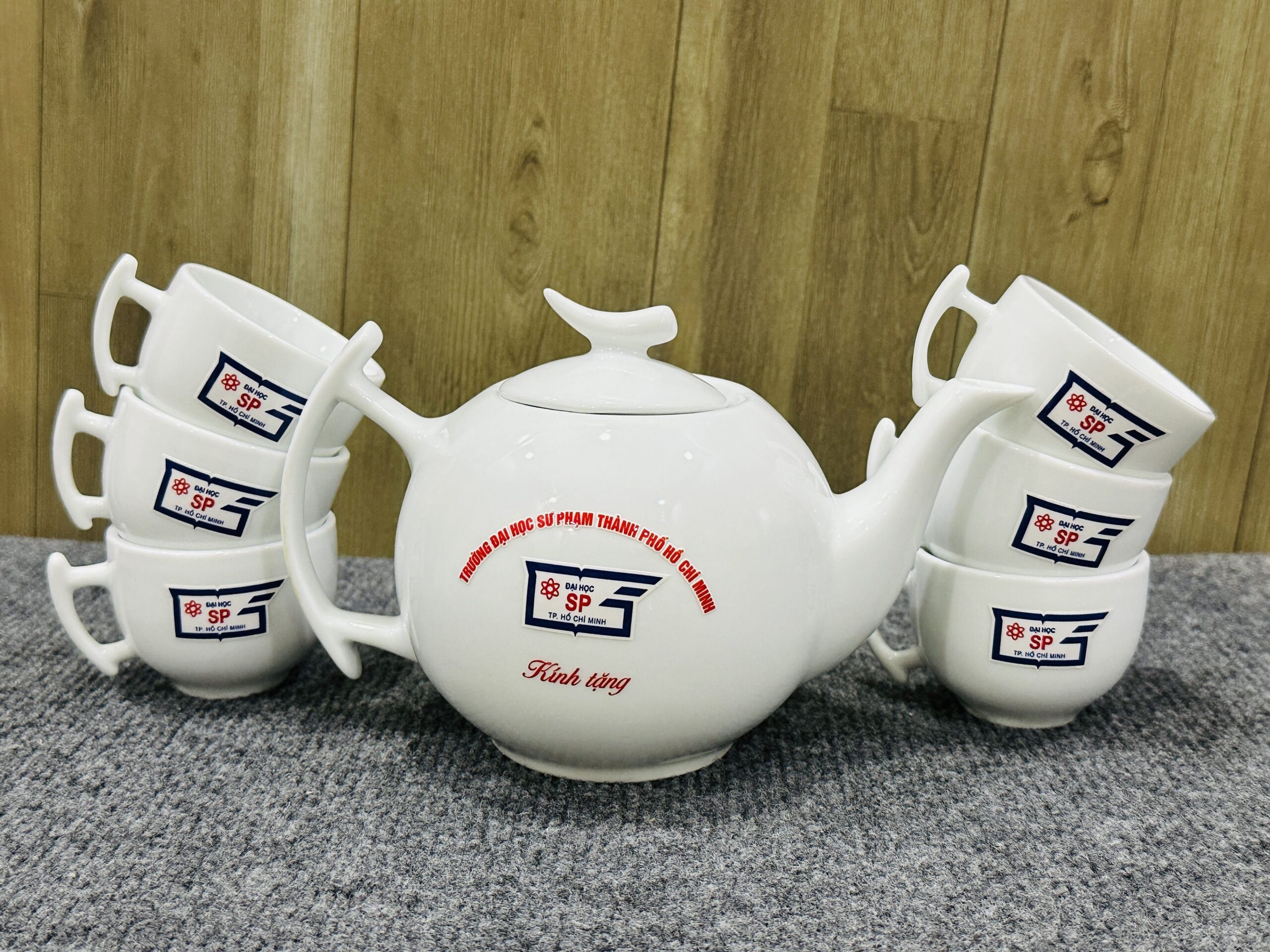 BỘ ẤM TRÀ 05 5 z6871853809746 d0242d1707dc42e06843f87d21027ce4 scaled