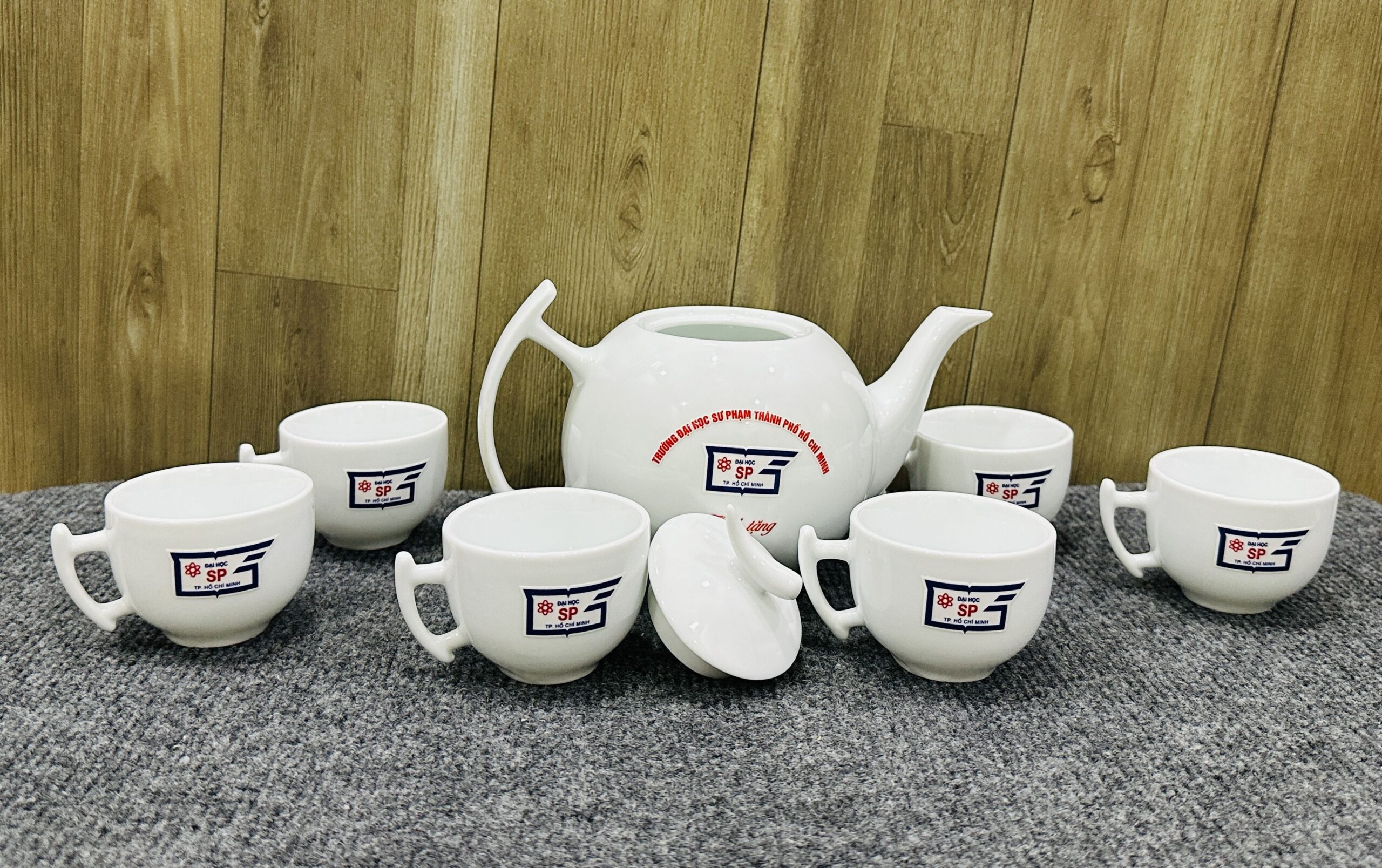BỘ ẤM TRÀ 06 5 z6871853953090 79ae930c5d25ea0e5192d2a1a28b5b40 scaled