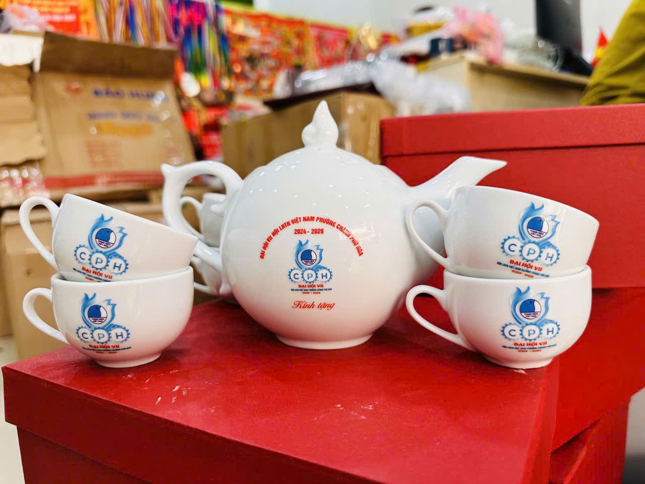 BỘ ẤM TRÀ 01 1 z6871861640168 ebdda3879ee0c1f4b99b9659e385dc4e