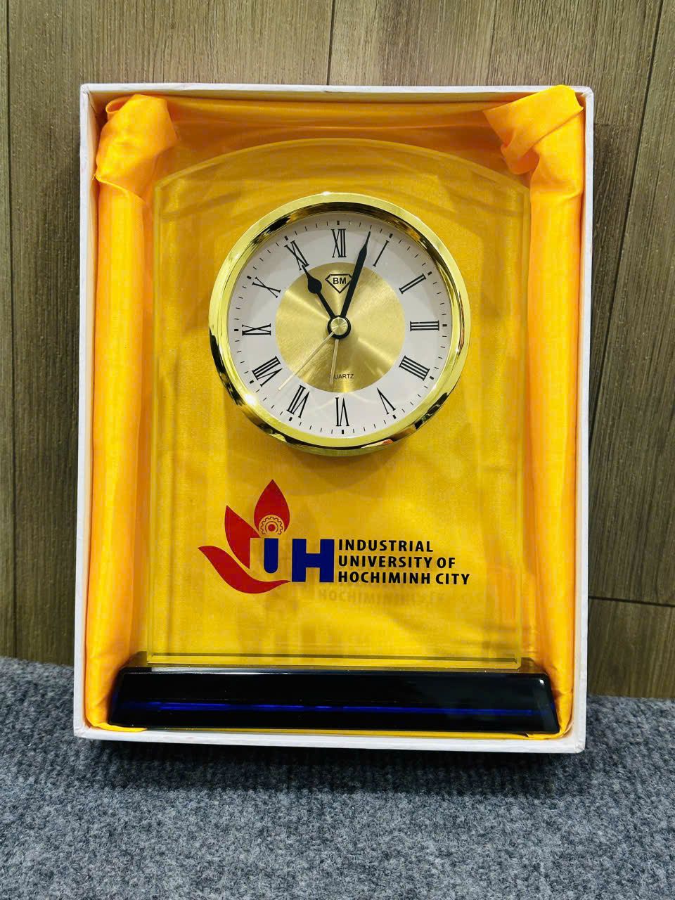 ĐỒNG HỒ 06 4 z6872393091983 bd285c3f4cf239e441fe715466b4892d