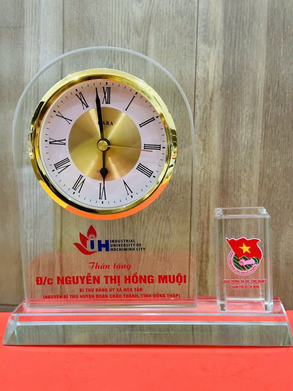 ĐỒNG HỒ 06 3 z6872393093911 56bde14e84215f30c4f0449a7f01bd15