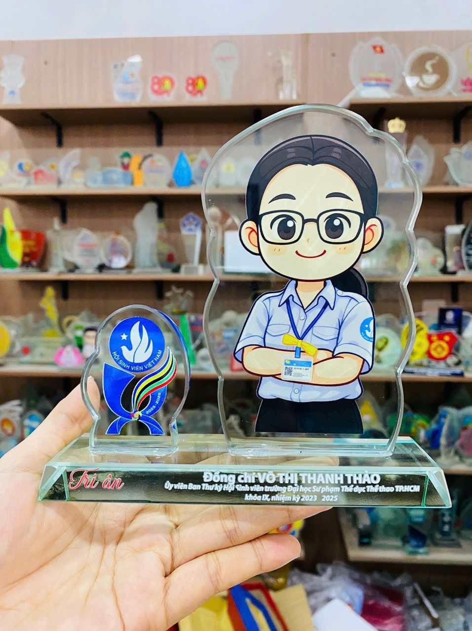 KỶ NIỆM CHƯƠNG CẮT THEO LOGO – THEO MẪU THIẾT KẾ RIÊNG 16 1 IMG 3809