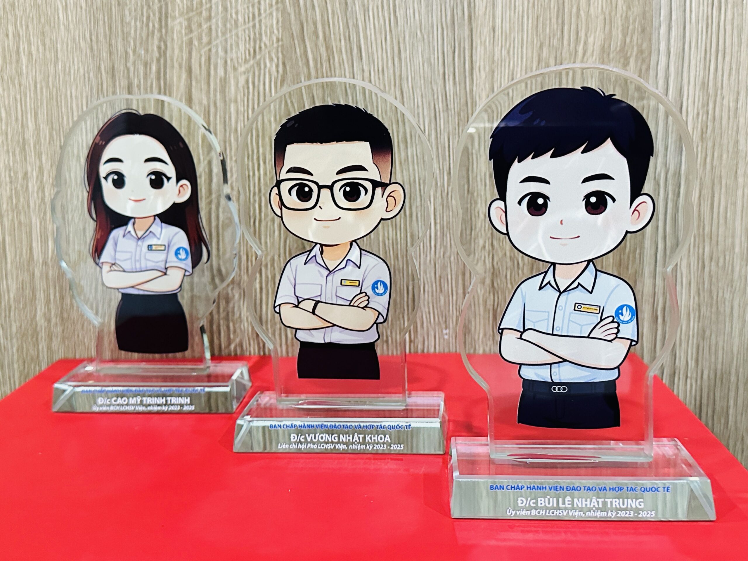 KỶ NIỆM CHƯƠNG CẮT THEO LOGO – THEO MẪU THIẾT KẾ RIÊNG 17 2 IMG 3855 scaled