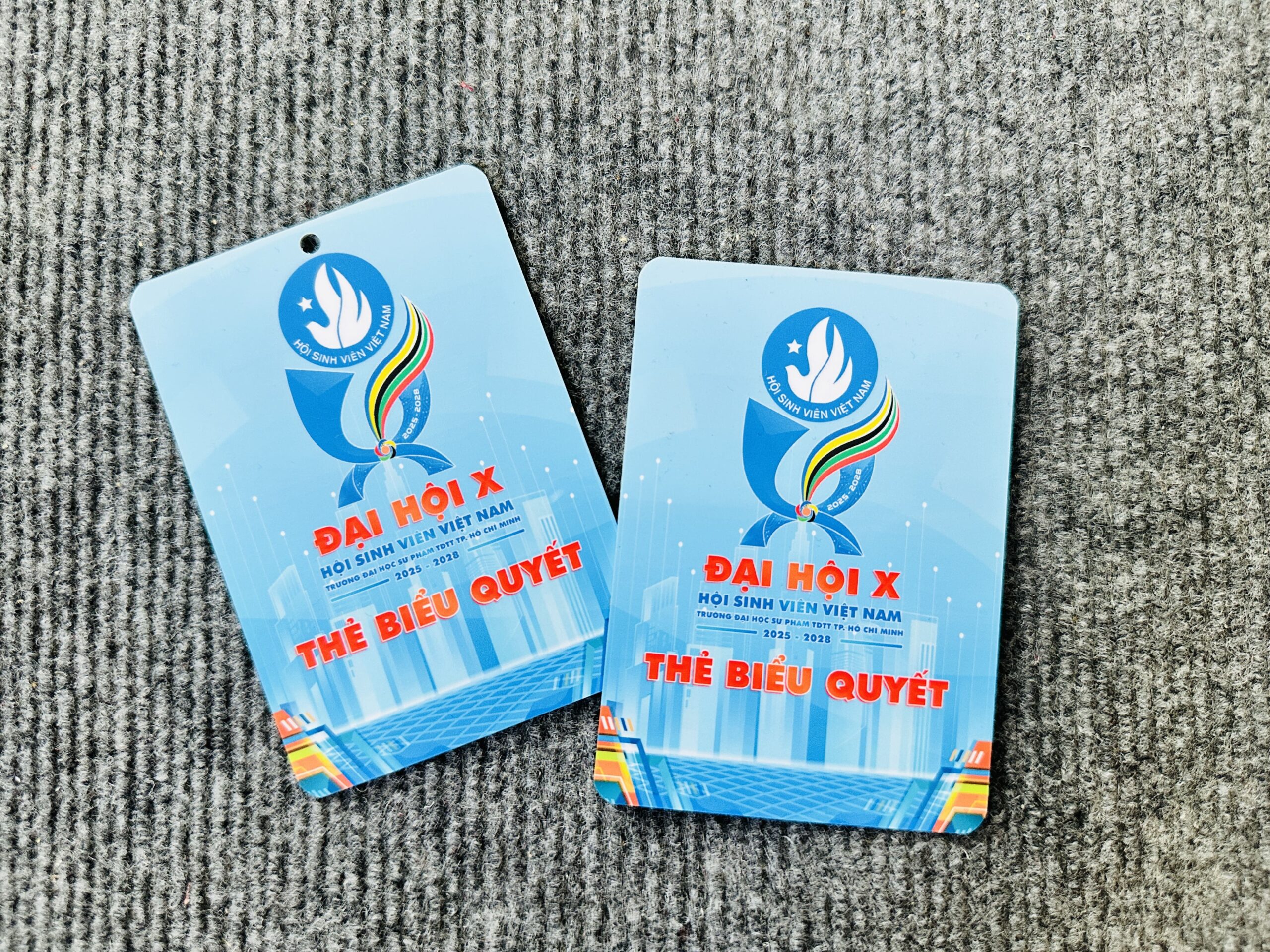 THẺ TÊN NHỰA 16 4 IMG 3918 scaled