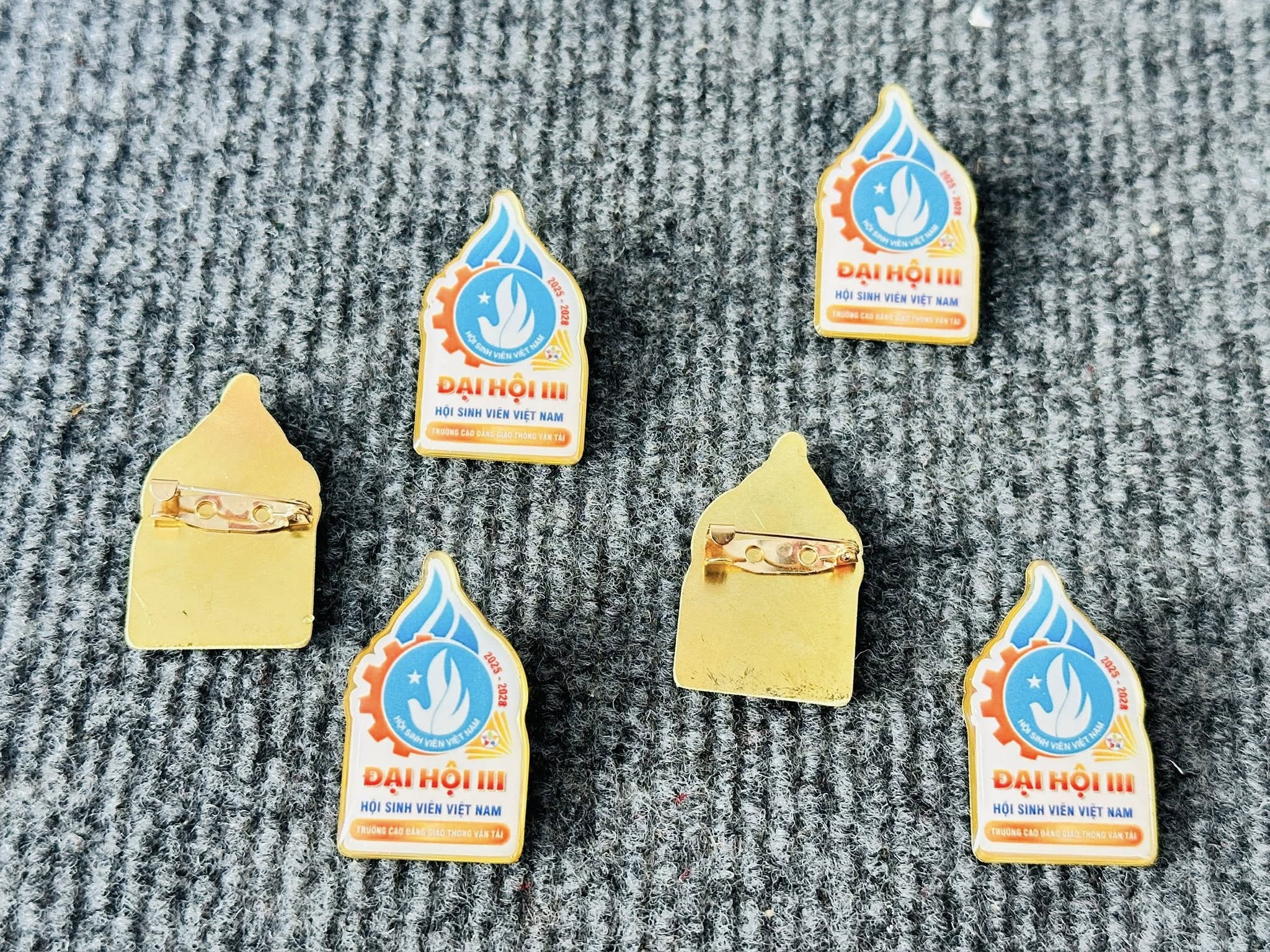 HUY HIỆU SẢN XUẤT THEO YÊU CẦU 17 5 590435795 4327067240859165 6478057829070618224 n