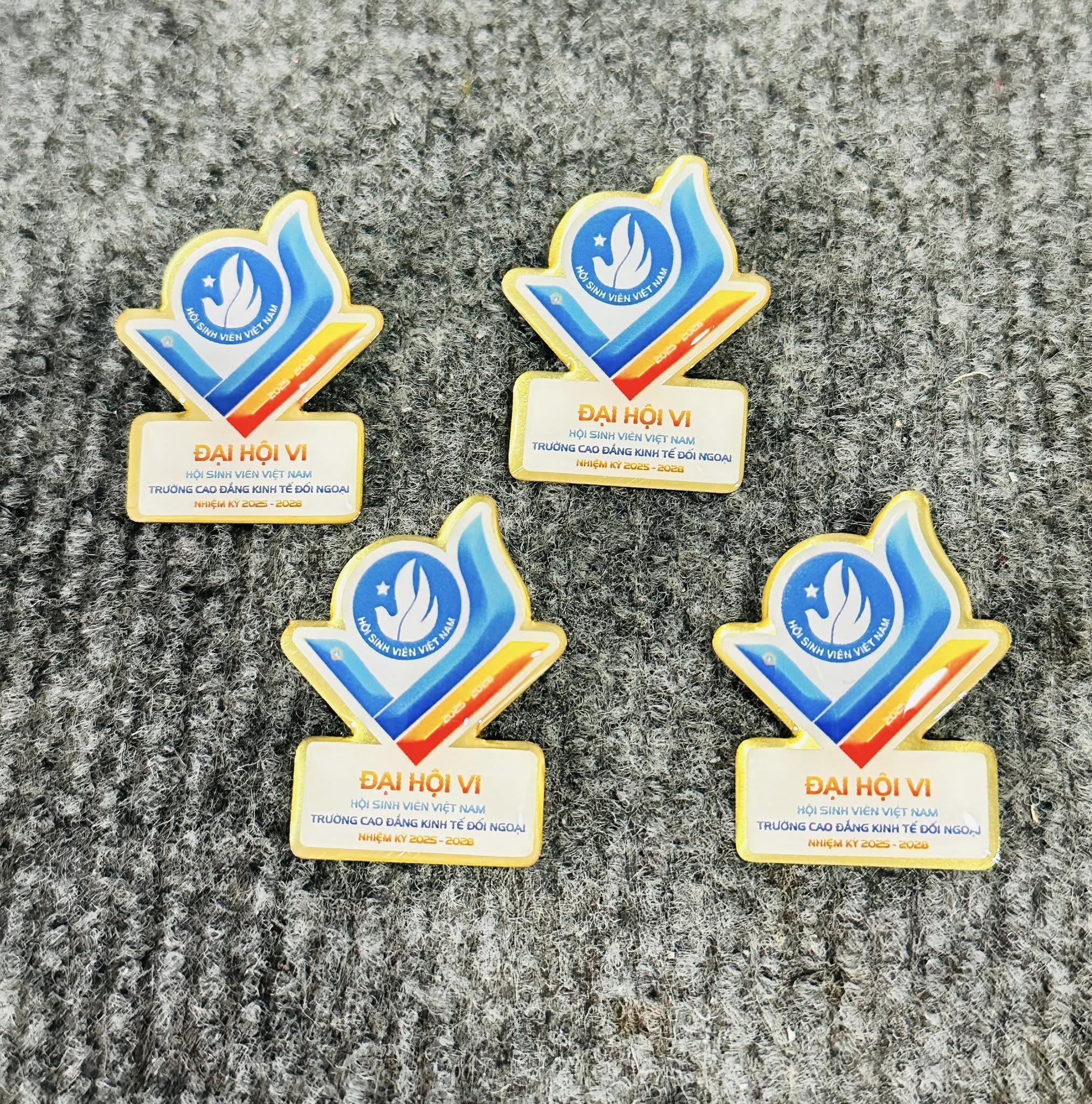 HUY HIỆU SẢN XUẤT THEO YÊU CẦU 18 2 590474448 4327067647525791 601941112294948192 n