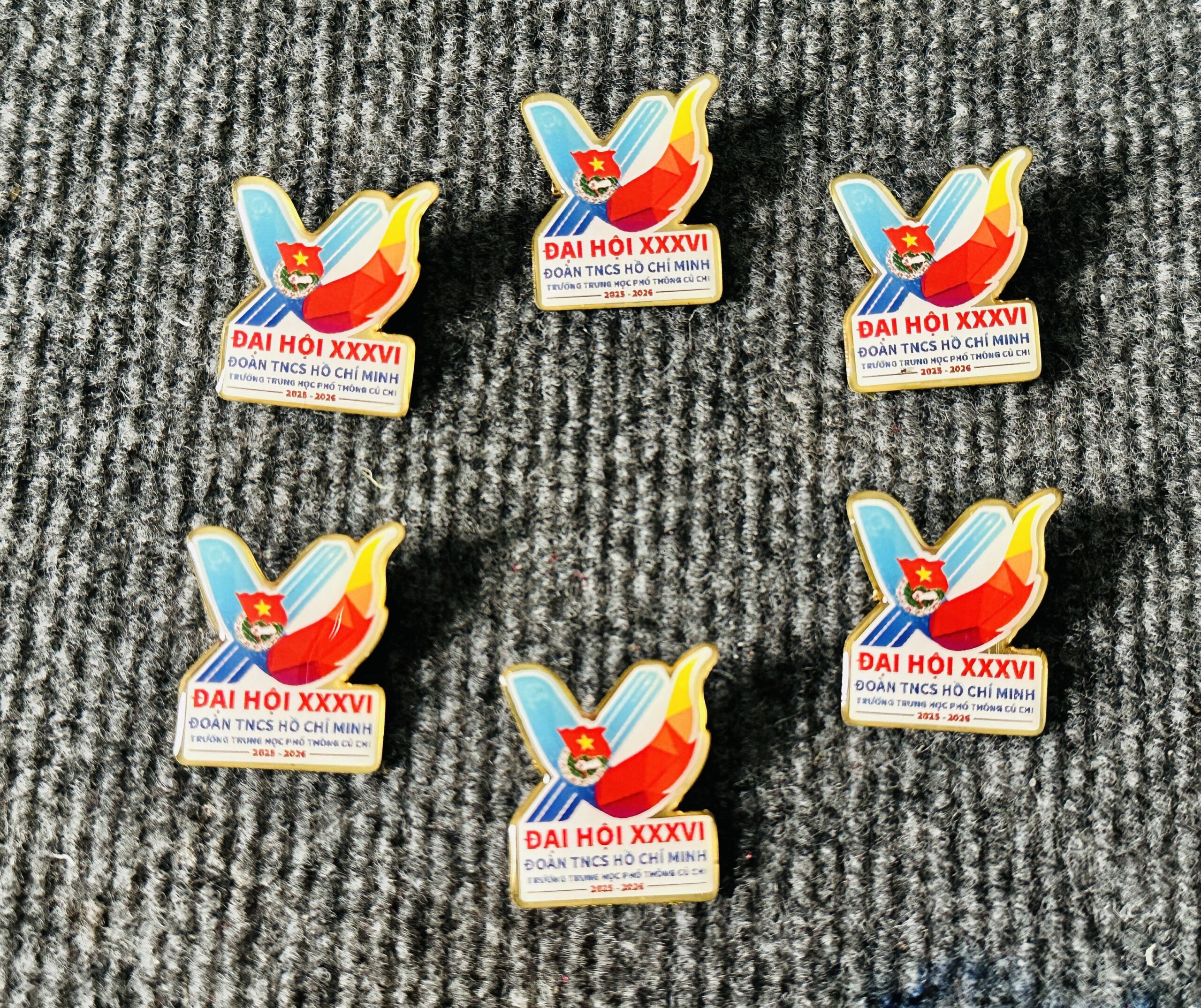 HUY HIỆU SẢN XUẤT THEO YÊU CẦU 19 6 IMG 3768 scaled