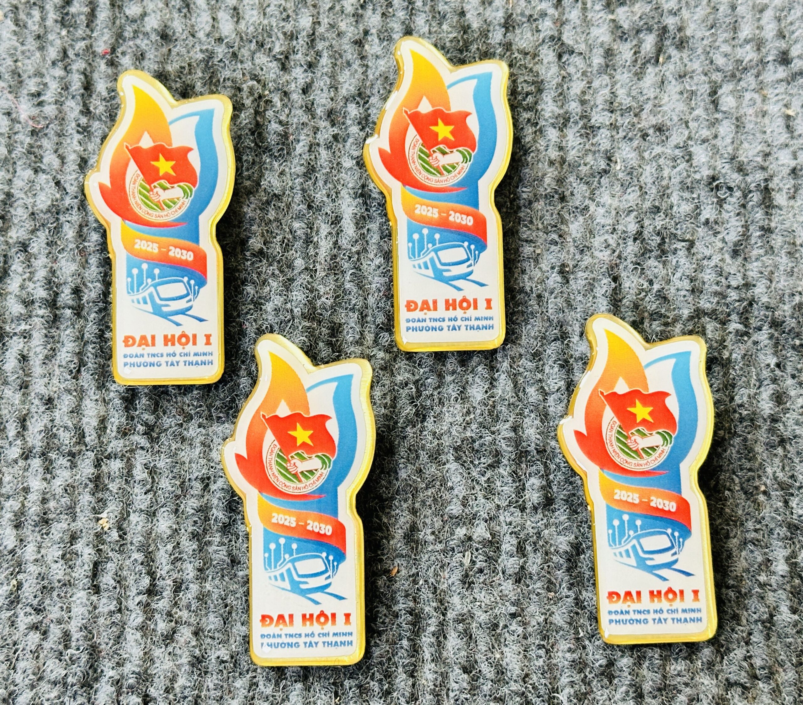 HUY HIỆU SẢN XUẤT THEO YÊU CẦU 20 5 IMG 3922 scaled