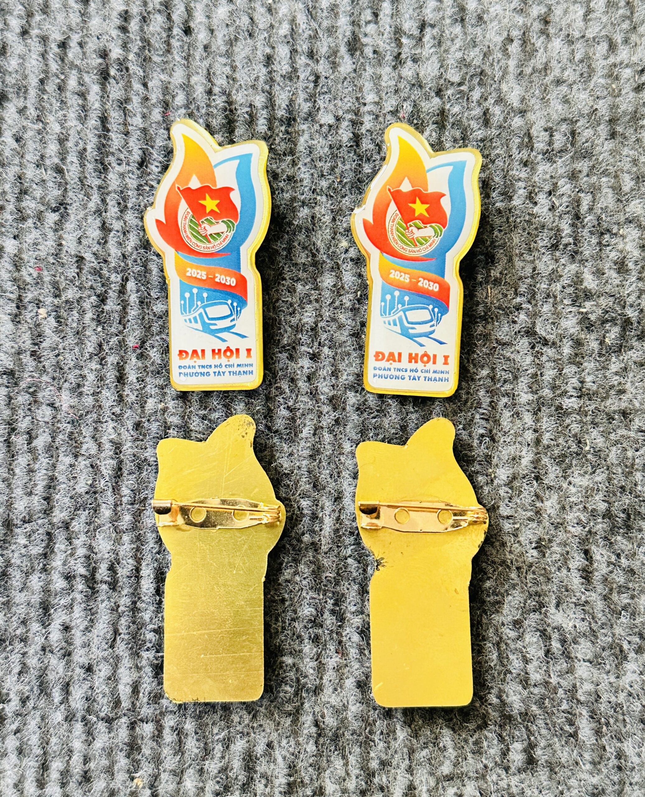 HUY HIỆU SẢN XUẤT THEO YÊU CẦU 20 7 IMG 3924 scaled