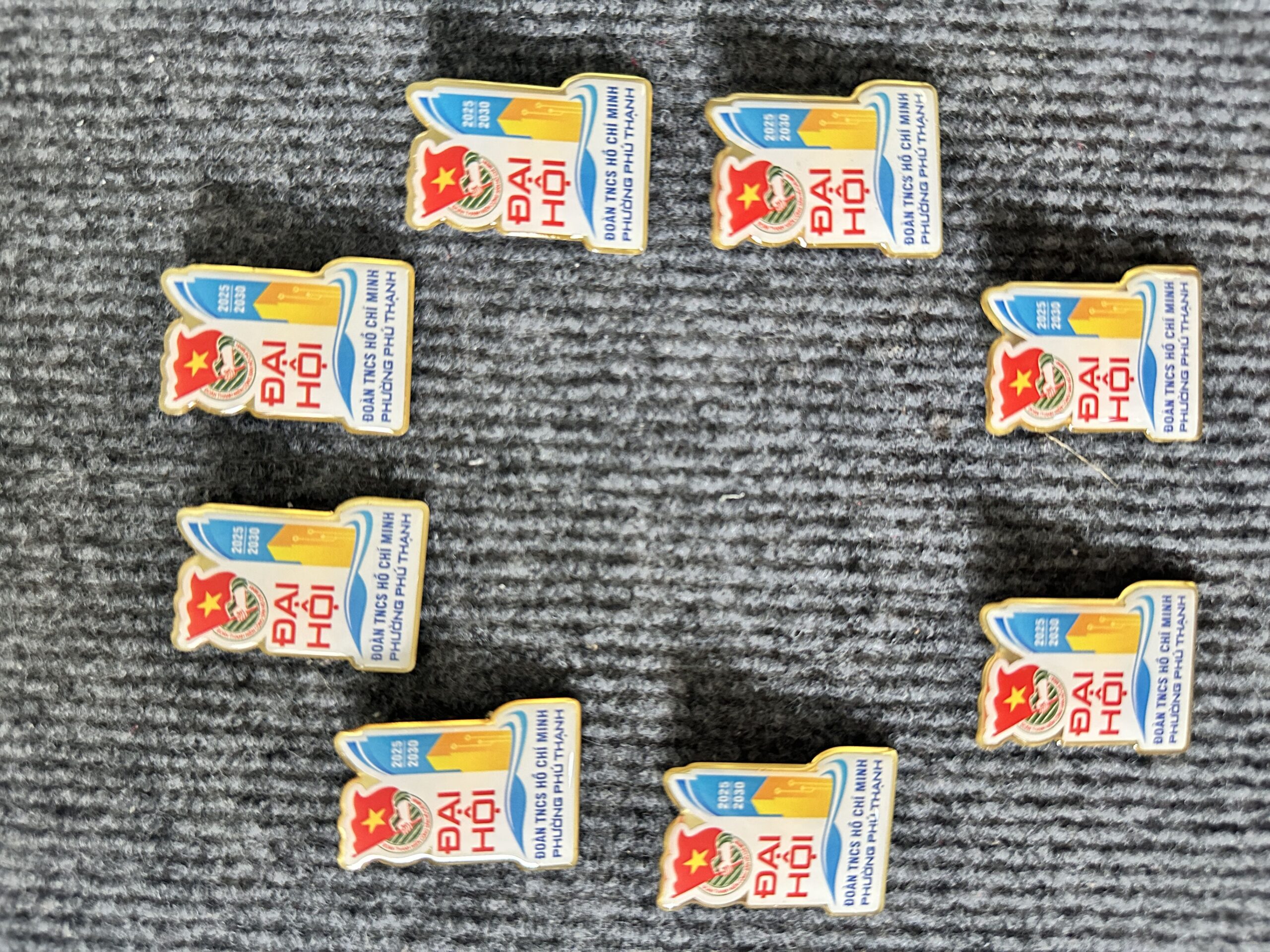 HUY HIỆU SẢN XUẤT THEO YÊU CẦU 21 9 IMG 3977 scaled