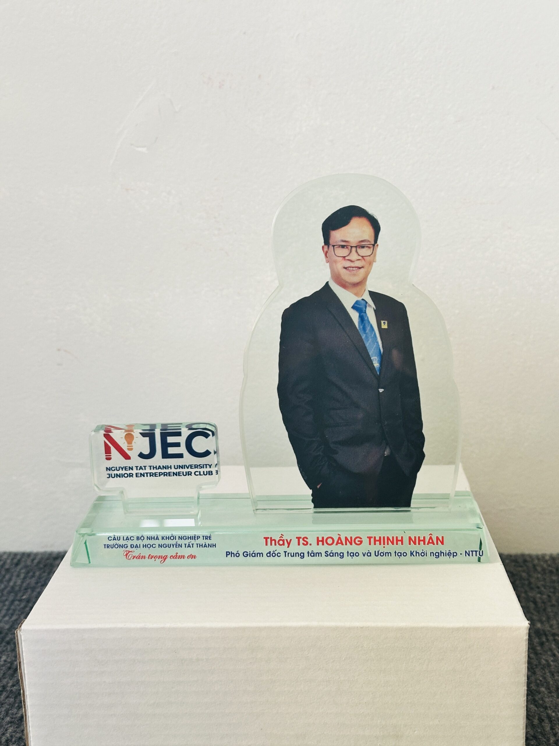 KỶ NIỆM CHƯƠNG CẮT THEO LOGO – THEO MẪU THIẾT KẾ RIÊNG 21 1 IMG 4328 scaled