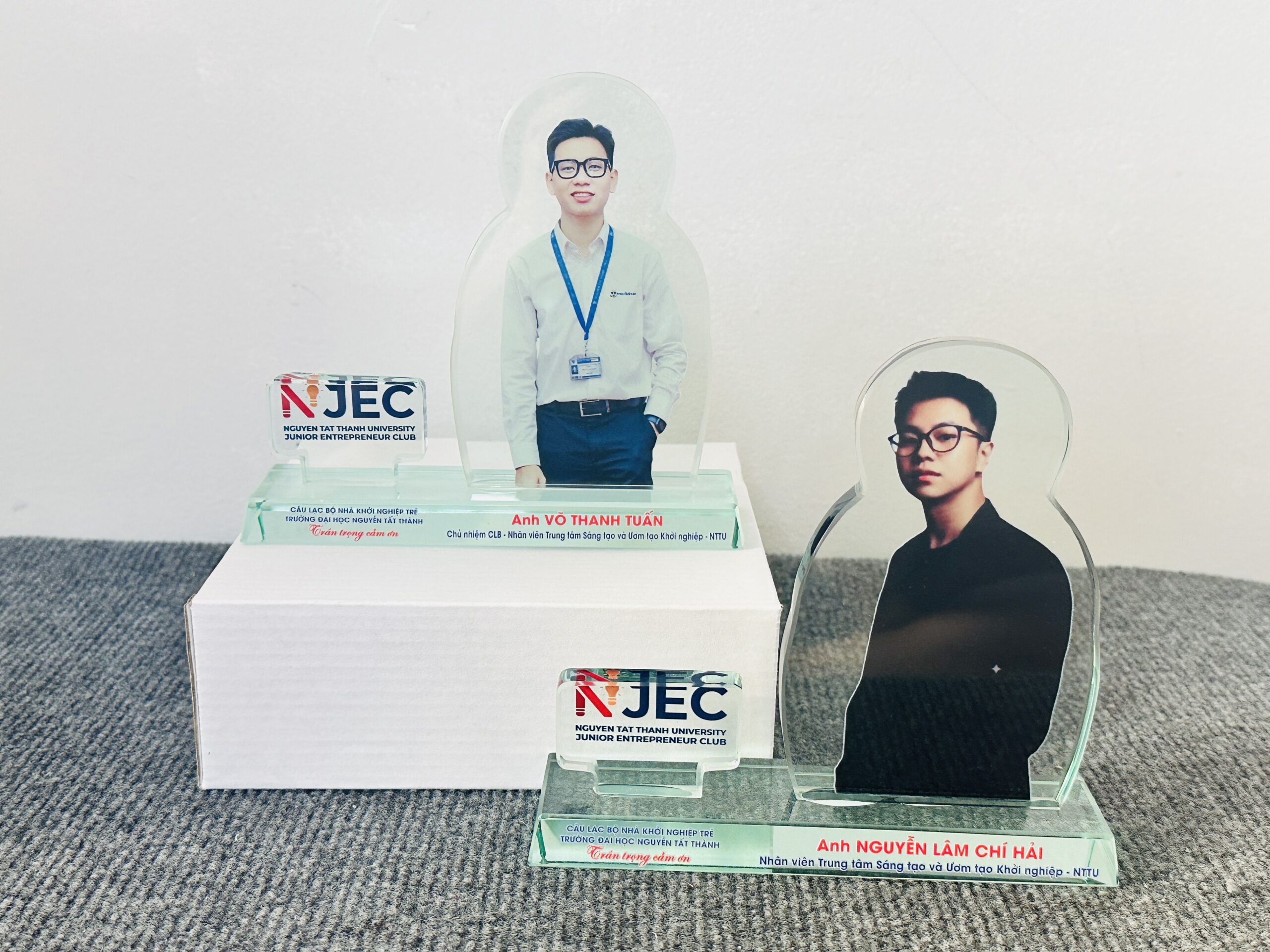 KỶ NIỆM CHƯƠNG CẮT THEO LOGO – THEO MẪU THIẾT KẾ RIÊNG 21 6 IMG 4329 scaled