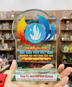 KỶ NIỆM CHƯƠNG CẮT THEO LOGO – THEO MẪU THIẾT KẾ RIÊNG 19 17 IMG 4855