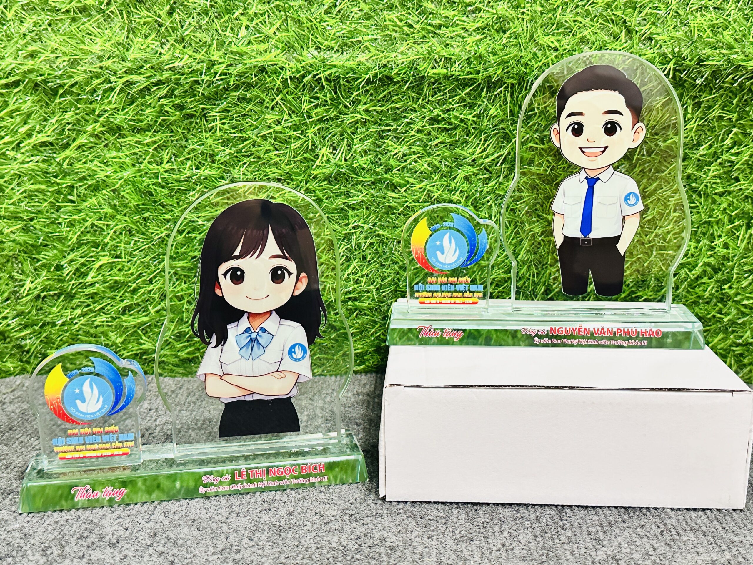 KỶ NIỆM CHƯƠNG CẮT THEO LOGO – THEO MẪU THIẾT KẾ RIÊNG 19 12 IMG 4870 scaled